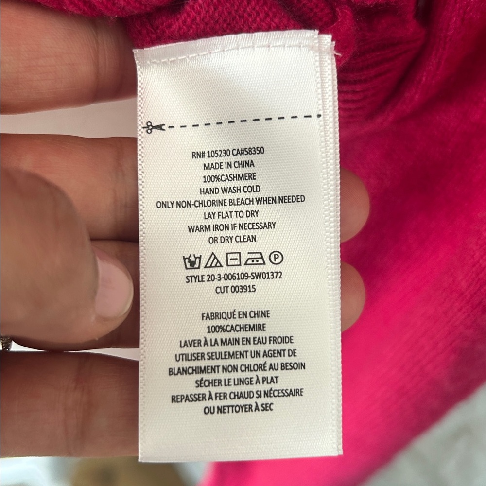 V-Neck Lightweight Sweater in Raspberry - Picture 7 of 10